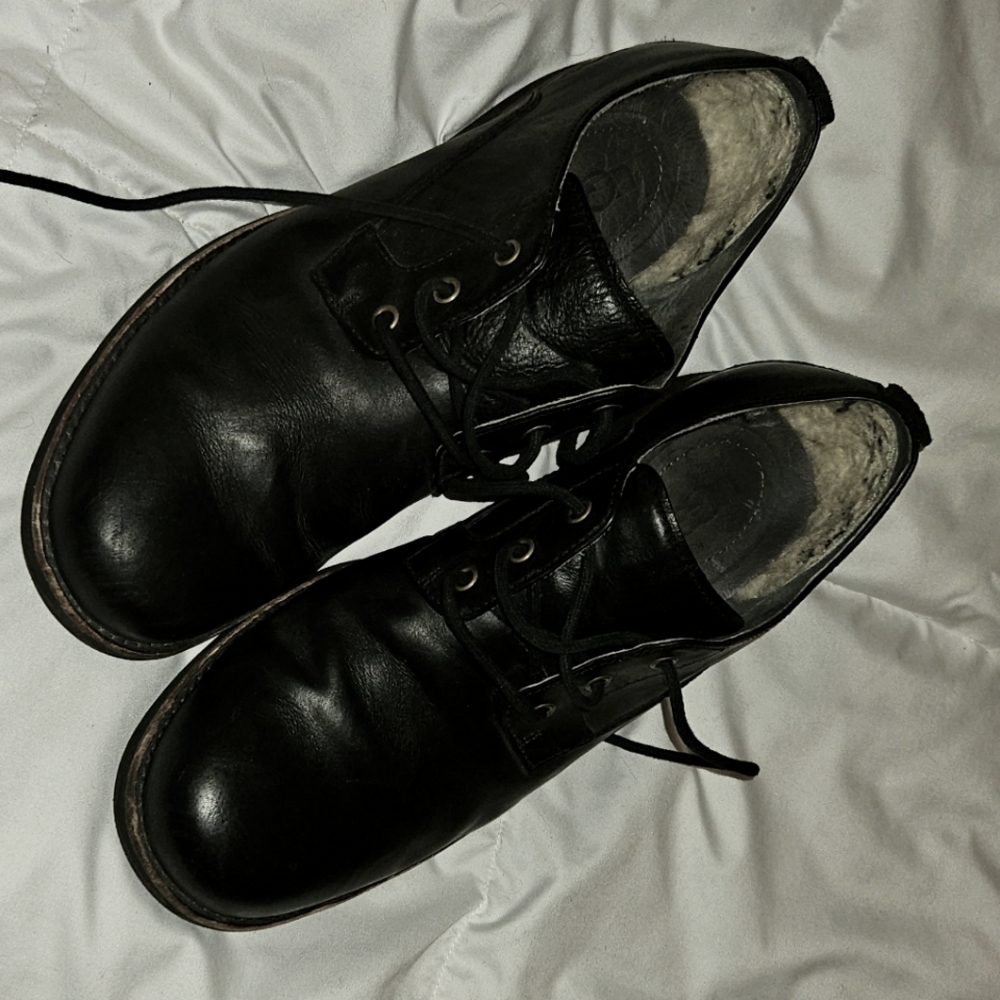 Used ugg casual dress shoes